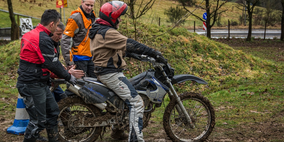 Hindernisse überwinden - in Teamarbeit!